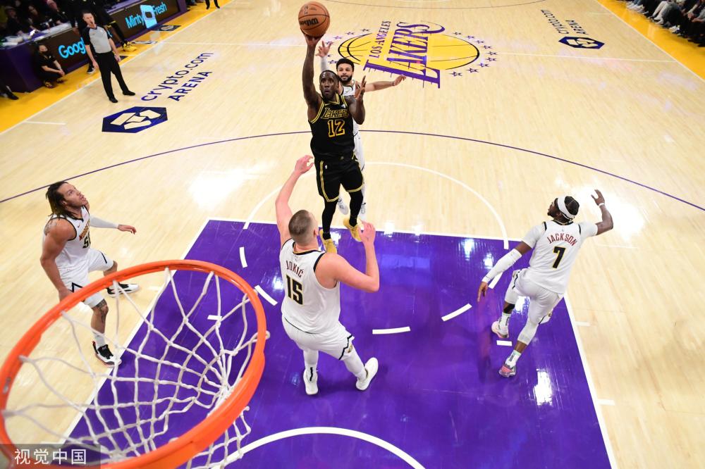 相比之下 相比之下